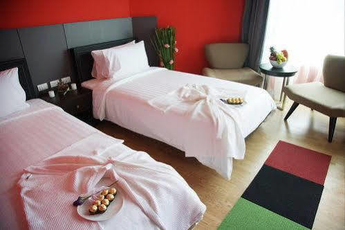 The Sez Hotel Bangsaen Esterno foto